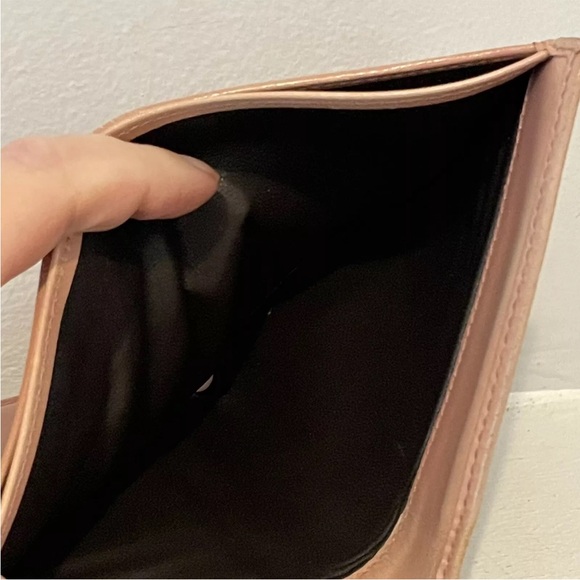 Unique GUCCI GG Bi-Fold Wallet Pink Leather & Tan Canvas w/Box GLOBE ZIPPER PULL - Picture 10 of 16